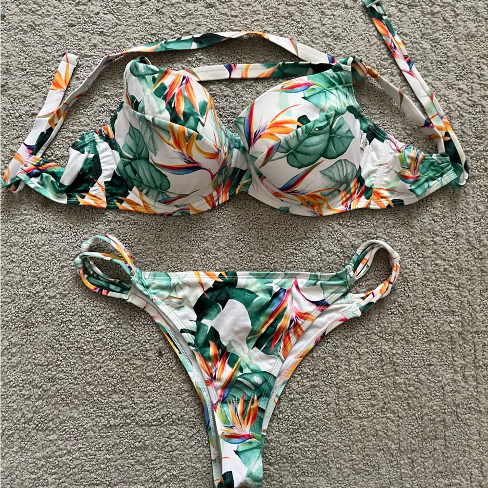 La Vie en Rose Tropical Floral Bikini Set